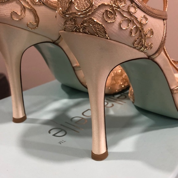 Bella belle gold sandals size 9 - Picture 4 of 6